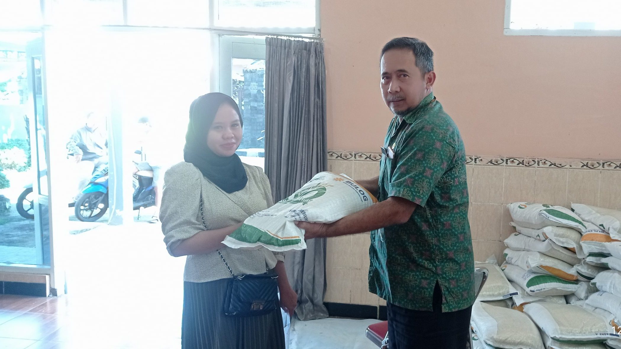 Kegiatan Penerimaan Bantuan Beras